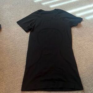 lululemon black swift tee size 2